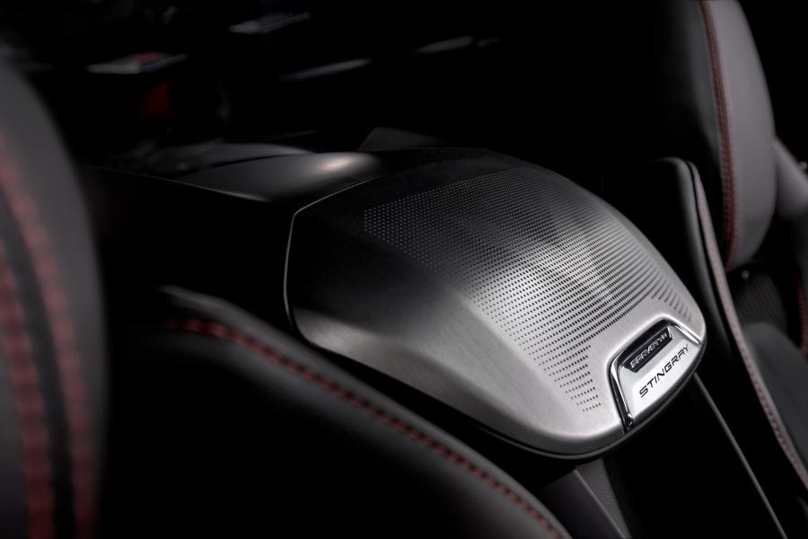 Детали интерьера Chevrolet Corvette Stingray Z51 (C8) 2019 года  (NA) (фото 48 из 77)